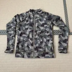 はあと様専用⭐︎長袖 前ファスナー グリーン 迷彩柄 ラッシュガード 140cm