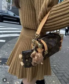 LOUIS VUITTON イヤーフォンケース ウサギ モチーフ - メルカリ