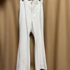 GU ホワイト フレアパンツ