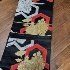 華やかな袋帯 黒地 赤金銀刺繍