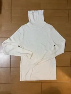GU ホワイト タートルネックセーター M