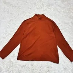 ユニクロ　ハイネック カットソー 長袖 テラコッタ オレンジ シンプル メンズ