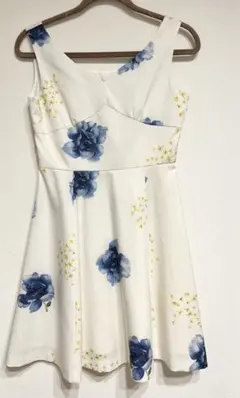 花柄ノースリーブミニワンピース