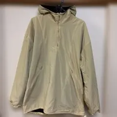 ベージュ フード付き ナイロンジャケット　リバーシブル