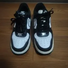 NIKE AIR FORCE 1 ブラック/ホワイト スニーカー