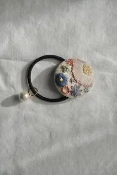 ハンドメイド　刺繍　ヘアゴム