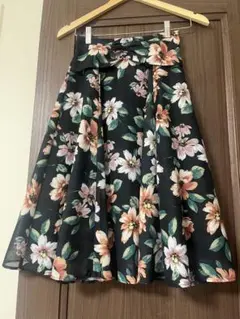 ジルバイ ジルスチュアート ウエストリボンデザイン　花柄　フレアスカート