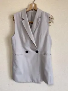 GU ジレベスト　ベージュ　ダブルブレスト ノースリーブベスト　ジレ　Sサイズ