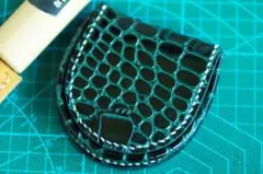 本革極厚 半円型馬蹄型小銭入れコインケース手縫いクロコダイル押し型ダークグリーン