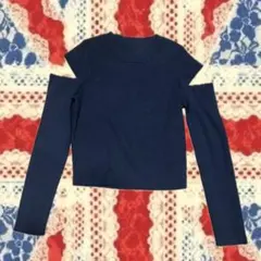 黒 スリーブカットアウト セーター クロップドトップス