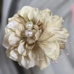 花モチーフ コサージュパール付き