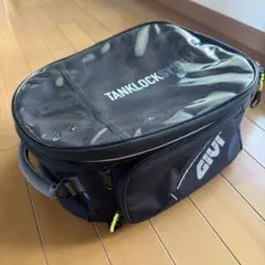 ドゥカティスクランブラー 純正タンクベルト＋スマホポーチ - メルカリ