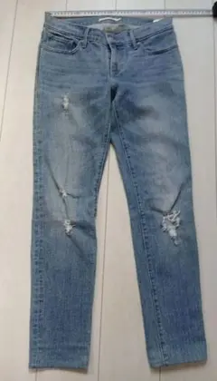 28インチ　メンズ　リーバイス　ライトブルーダメージデニムパンツ