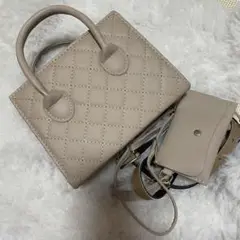 ベージュ キルティング ショルダーバッグ
