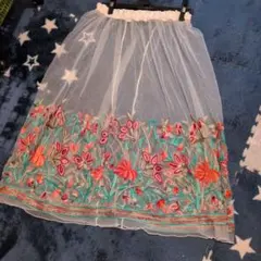 花柄刺繍 ホワイトロングスカート