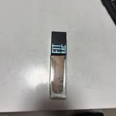 Maybelline Fit Me リキッドファンデーション 122