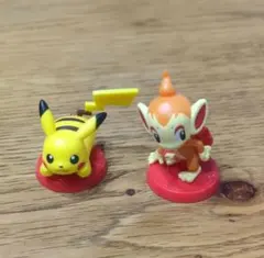 チョコエッグ ポケモン 旅立ちの3匹 (フシギダネ、ピカチュウ) - メルカリ