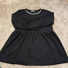 ブラック長袖フレアトップス パールネックライン