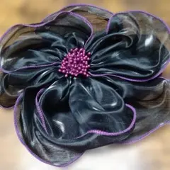 【匿名配送】大きめ黒と紫のシフォン花ブローチ　コサージュ