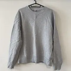 ユニクロ　グレー　クルーネック　M 【送料込み】