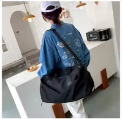 スポーツバッグ 黒 防水 ナイロン ボストンバック　トートバッグ　靴収納付き