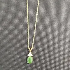【グリーンの石とジルコニアダイア付きネックレス】新品未使用