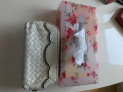 ホワイト編み込みポーチのサムネイル