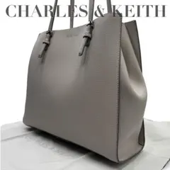 【美品】チャールズアンドキース　トートバッグ　グレー　レザー　ロゴ金具　肩掛け