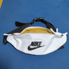 Nike ボディバッグ ホワイト