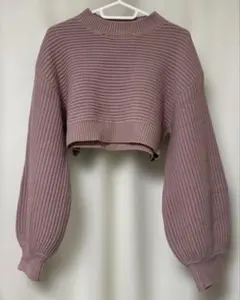 ショート丈ニット