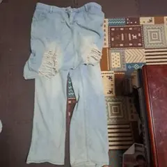 ダメージ加工デニムパンツ 薄い青