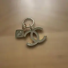CHANEL《 ホリデー限定 》シャネル ココマーク チャーム