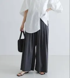 アーバンリサーチ ストレッチタックイージーワイドパンツ　グレー　ワイドパンツ