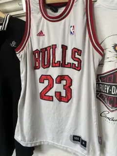 adidas NBA シカゴブルズ マイケルジョーダン　ユニフォーム　23 XLのサムネイル