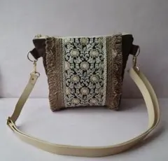 ハンドメイド　インド刺繍リボン　ポシェット