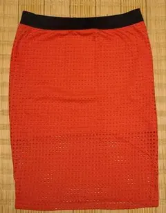ZARA ザラ 赤 レッド ひざ丈 スカート タイトスカート 無地 ドットのサムネイル