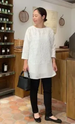 BEARDSLEY 花ジャガードフレア チュニック ホワイト 刺繍切替