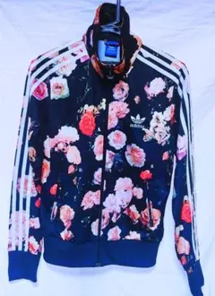 入手困難　アディダスオリジナル　Rita Ora　セットアップ