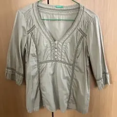 UNITED COLORS OF BENETTON ブラウス　カーキ　S