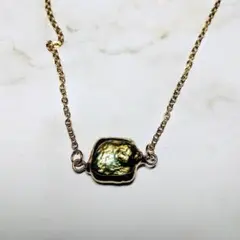 本真珠　淡水パール　ニュアンス　ゴールドネックレス　グリーン系