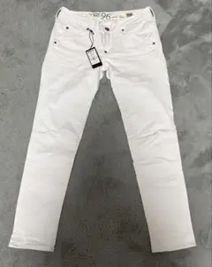 OAKLEY SKULL 3D TAPERED 14.0 パンツ 白 JP34 - メルカリ