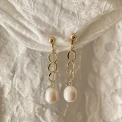 チェーン＆大粒バロックパールイヤリング　淡水パール　ホワイト　ポテトパール