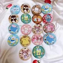 サンリオ　刺繍缶バッジ　18個セット