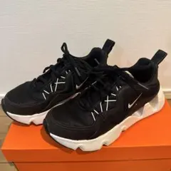 Nike ブラック スニーカー 厚底