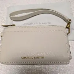 CHARLES & KEITH マルチスロット ジップアラウンドカードホルダー