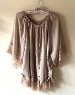 ストロベリーフィールズ☆レース使いシフォンチュニック♪美品です！のサムネイル