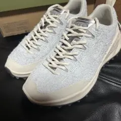 新品未使用　タグ付き　KEEN ライトグレー スニーカー