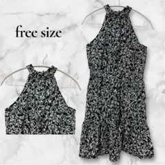 人気モデル✨️【free】モノトーン 花柄ワンピース ノースリーブ 総柄 フリル