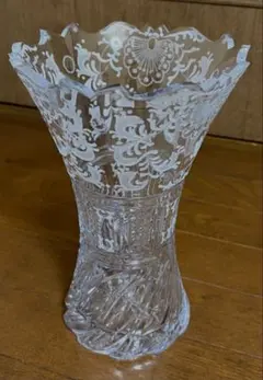クリスタルガラス 花瓶 カットデザイン　メイドイン　ルーマニア