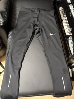 Nike 黒タイツ リフレクター付き